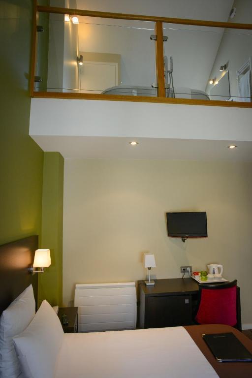 Logis Hotel Restaurant L'Auberge Normande Καραντάν Εξωτερικό φωτογραφία