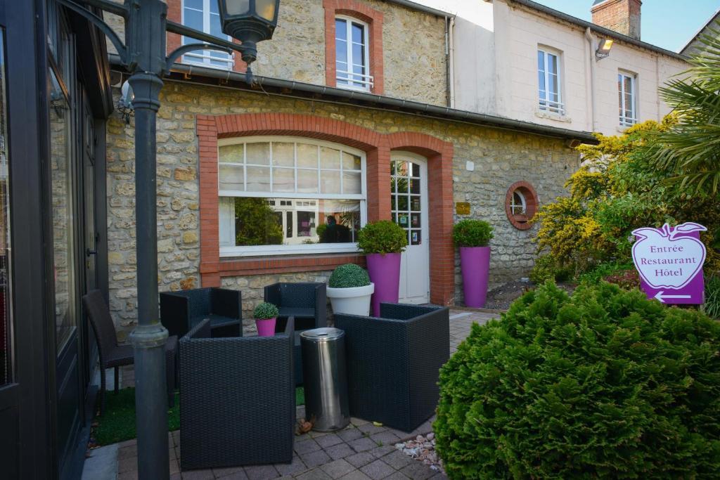Logis Hotel Restaurant L'Auberge Normande Καραντάν Εξωτερικό φωτογραφία