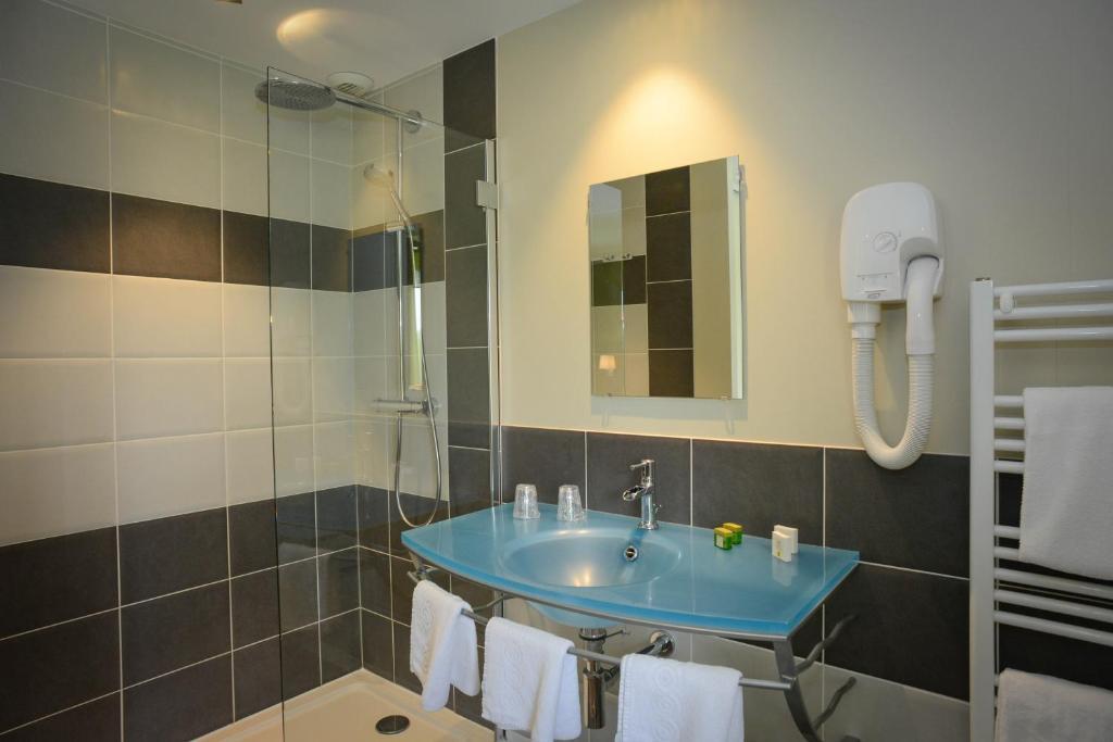 Logis Hotel Restaurant L'Auberge Normande Καραντάν Εξωτερικό φωτογραφία