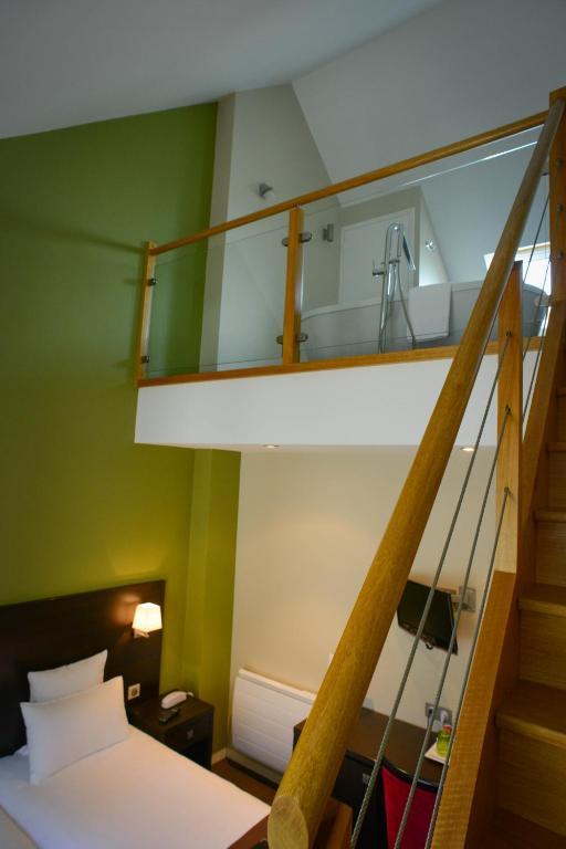 Logis Hotel Restaurant L'Auberge Normande Καραντάν Εξωτερικό φωτογραφία