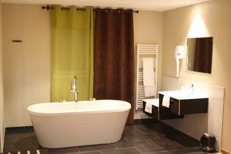 Logis Hotel Restaurant L'Auberge Normande Καραντάν Εξωτερικό φωτογραφία