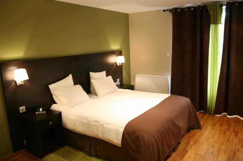 Logis Hotel Restaurant L'Auberge Normande Καραντάν Εξωτερικό φωτογραφία